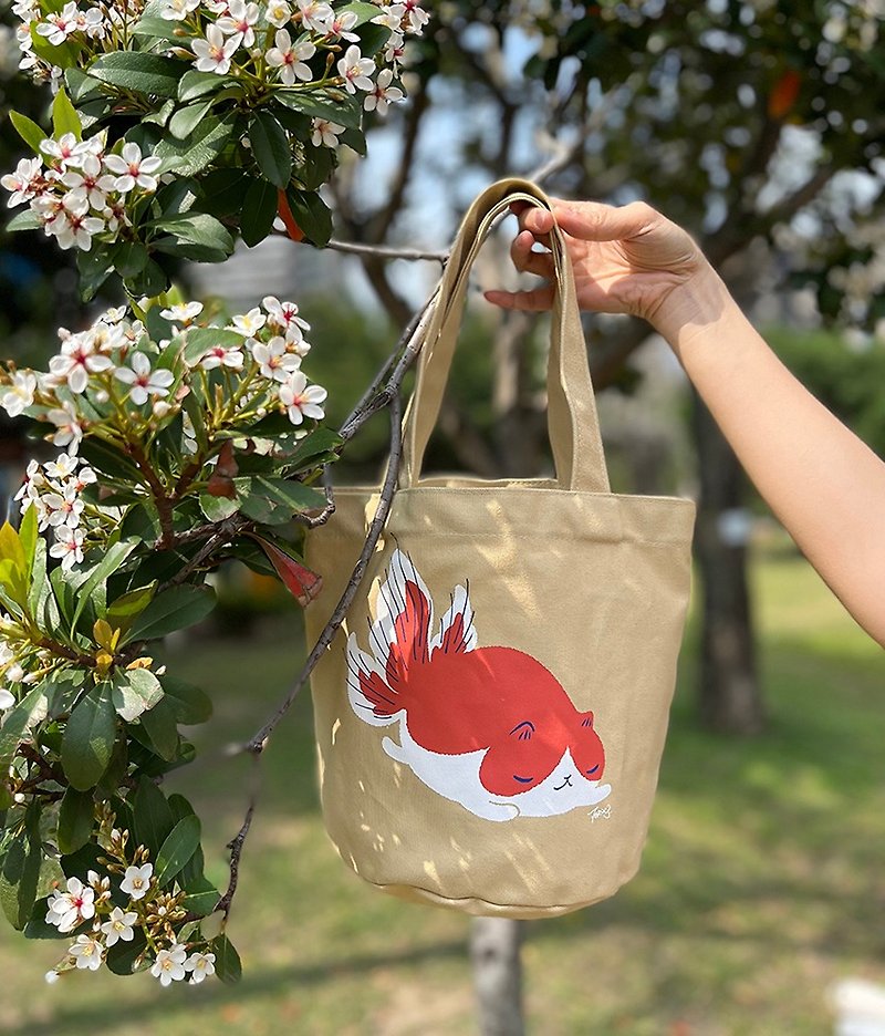 Barrel handbag - goldfish cat /khaki - กระเป๋าถือ - ผ้าฝ้าย/ผ้าลินิน สีกากี