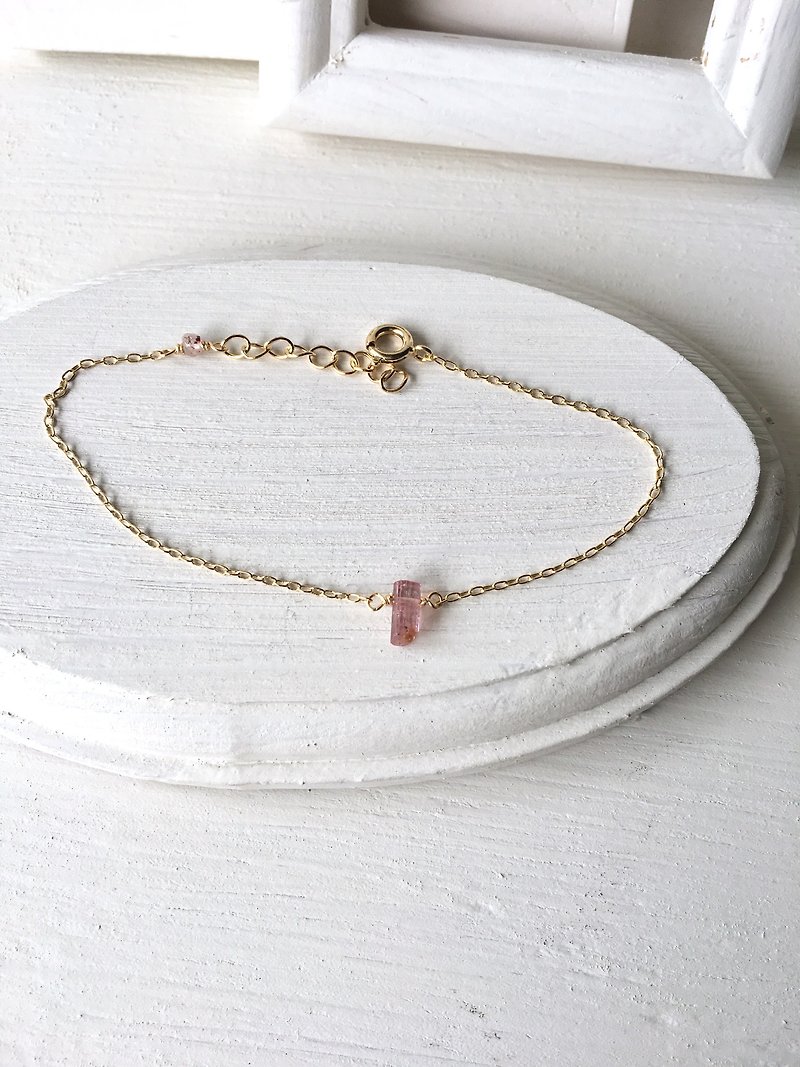 Pink Tourmaline Gold Brass Bracelet - สร้อยข้อมือ - เครื่องประดับพลอย สึชมพู
