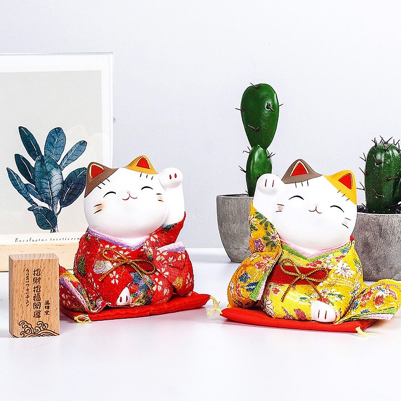 Japanese Yakushi Kiln Nishiki Kimono Lucky Cat Medium Ceramic Ornaments Girls Birthday Wedding Opening Japanese Gifts - ของวางตกแต่ง - ดินเผา 