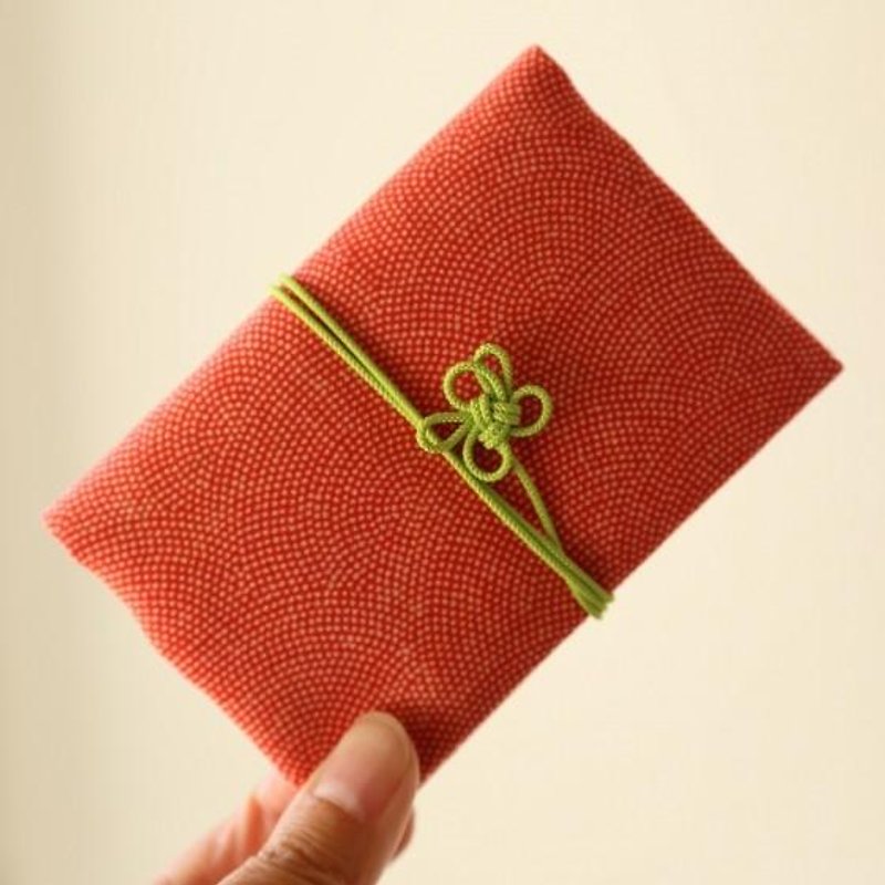 青海波文×若苗色　きものカードケース　梅結びの紐付 - 名片夾/名片盒 - 棉．麻 紅色