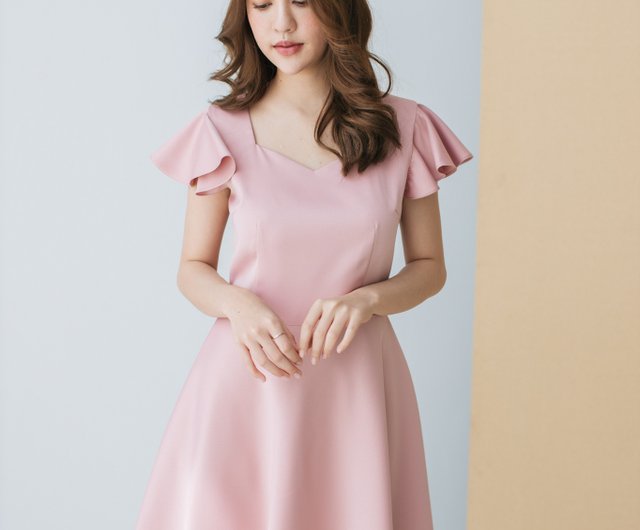 ชุดไปงานสีชมพูกลีบบัว เดรสสีชมพู ชุดไปงานแต่งงาน Vintage Style Pink Party Dress - สตูดิโอ Ameliadress ชุดเดรส - Pinkoi ชุดไปงานสีชมพูกลีบบัว เดรสสีชมพู ชุดไปงานแต่งงาน Vintage Style Pink Party Dress - สตูดิโอ Ameliadress ชุดเดรส - Pinkoi