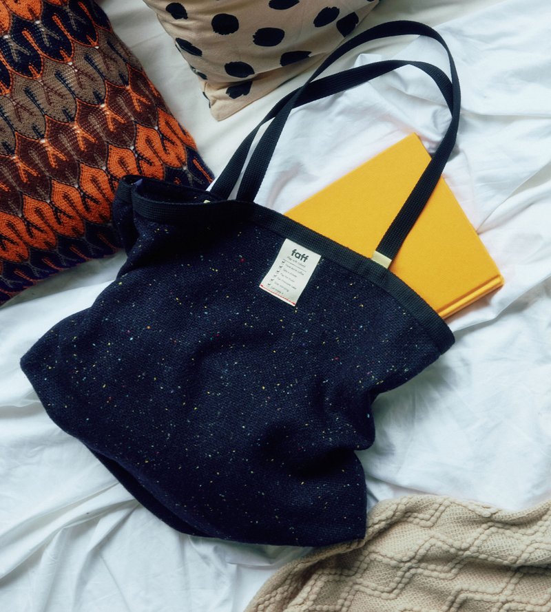 Shopper bag Wool Navy - กระเป๋าถือ - ขนแกะ สีน้ำเงิน