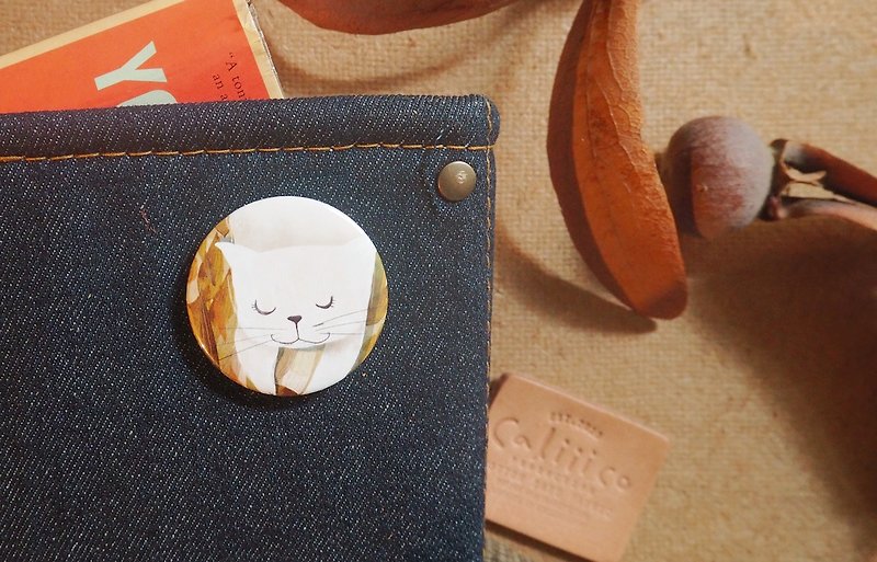 Pin badges white cat - 徽章/別針 - 其他金屬 多色