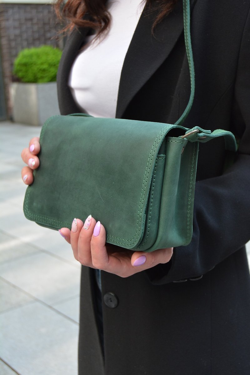 green leather crossbody bag for women, handmade large bag, leather handbag - กระเป๋าถือ - หนังแท้ สีเขียว