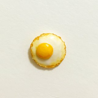 Micro Jiao の poached egg earrings (single ear sale) (can be changed to Clip-On)