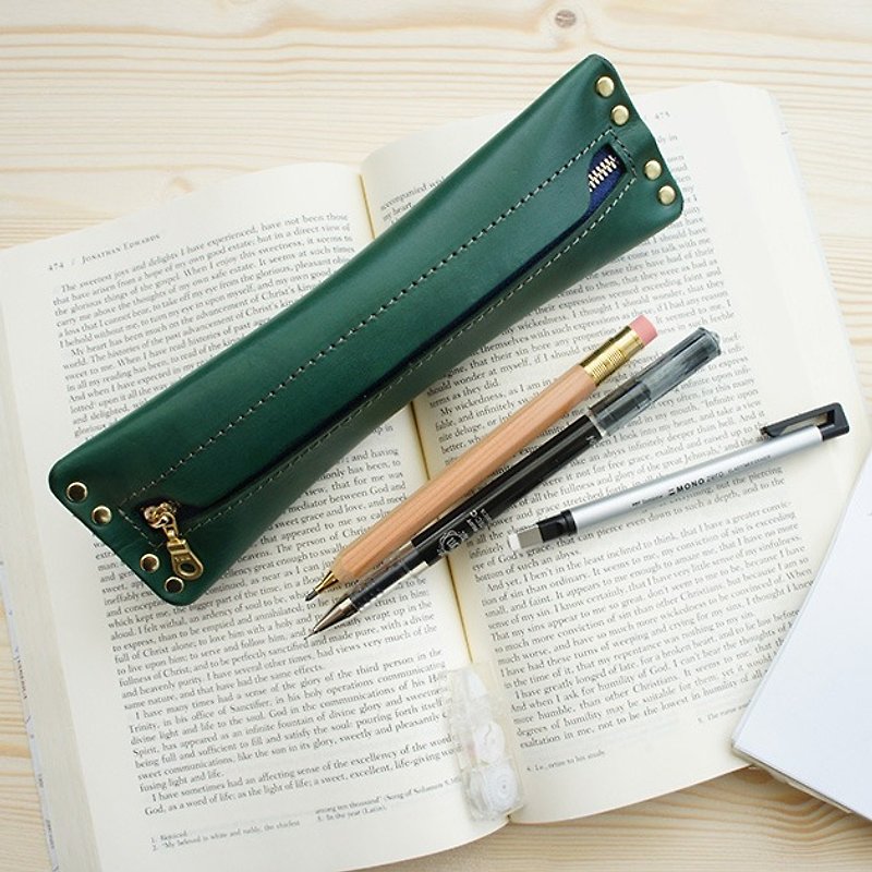 Cover small capacity portable pen case / pencil case - Forest Green handmade / leather leather - กล่องดินสอ/ถุงดินสอ - หนังแท้ สีเขียว