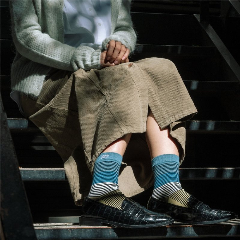 【英倫紳士】長襪 中筒襪 襪子 | 台灣原創設計襪 SoundsGood - 襪子 - 棉．麻 卡其色