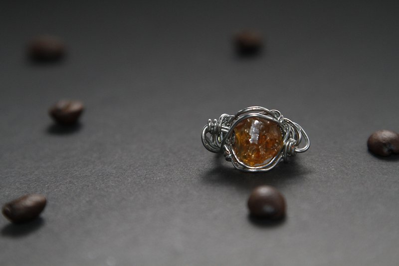 【Series of Amber】Myanmar (Burmese) (jewelry level scarlet brown) amber ring - แหวนทั่วไป - เครื่องเพชรพลอย สีส้ม