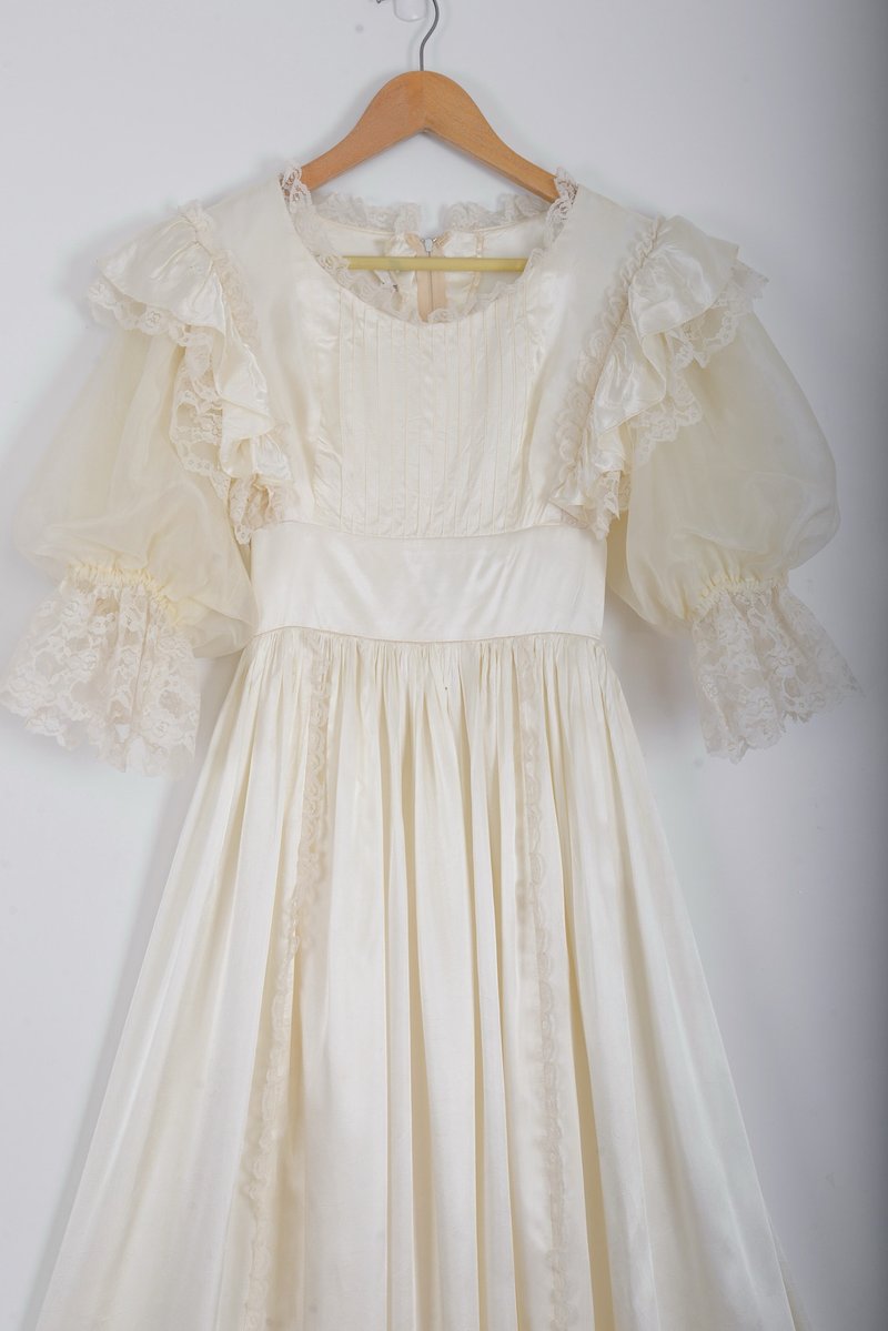 絕美戴妃袖 光澤感緞面拼接玻璃紗 蓬袖花邊蕾絲禮服1980s - 洋裝/連身裙 - 棉．麻 
