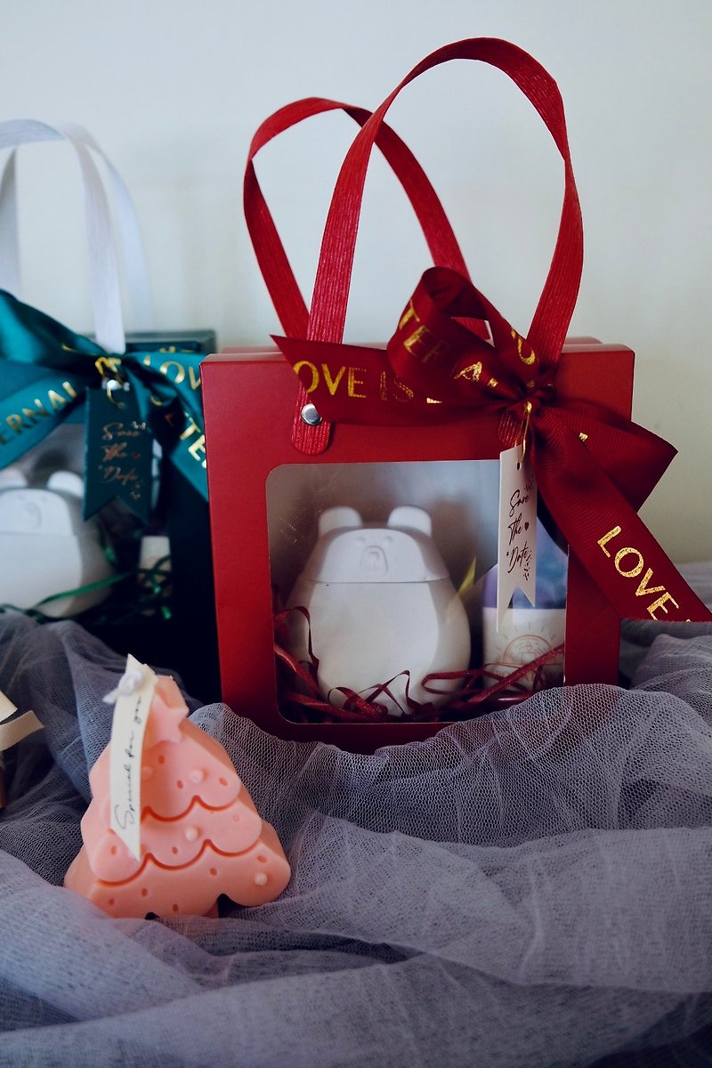 [Mother's Day Gift] Warm Bear Scented Candle Fabric Spray Gift Box - น้ำหอม - วัสดุอื่นๆ หลากหลายสี