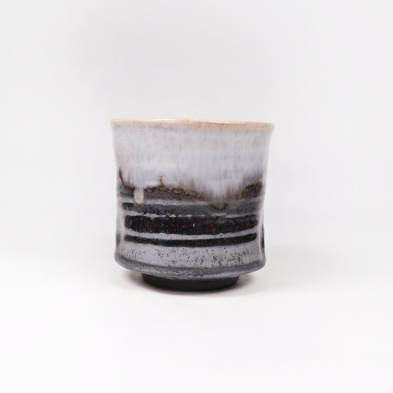明芽窯 l 柴燒白萩釉烏金茶杯湯吞 - 茶壺/茶杯/茶具 - 陶 黑色