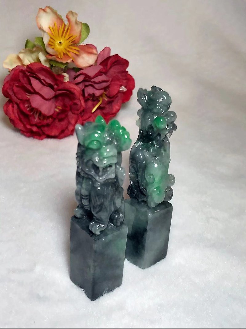Multi-precious Stone/natural jadeite A goods/pixiu stamp/black chicken/yang green/warped color clever carving/fine carving/with certificate - Stamps & Stamp Pads - Jade Green