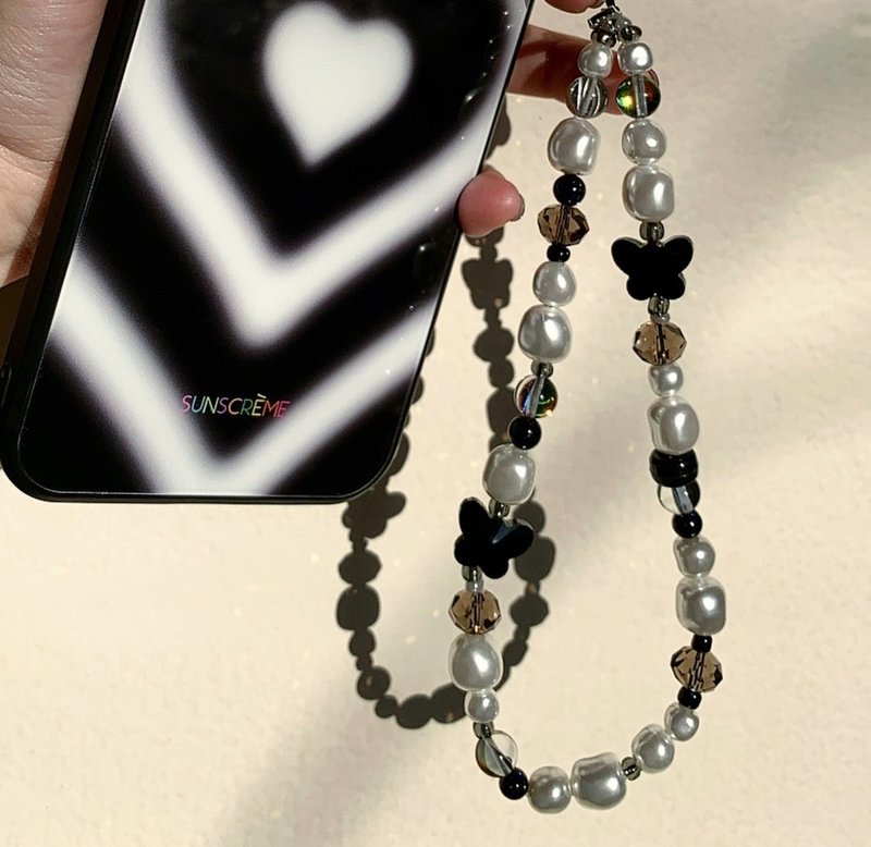 CHARCOAL BUTTERFLY PHONE STRAP (ที่ห้อยมือถือ) - อื่นๆ - วัสดุอื่นๆ 