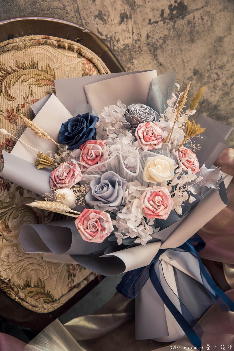 霧藍灰/鈔票花束/有錢花/紙鈔花束/錢花花束/生日禮物/情人節禮物 - 乾燥花/永生花 - 植物．花 藍色