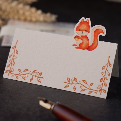 Jin design 【秋。松鼠對視】留言立卡 米色紋路厚磅藝術紙 質感小卡