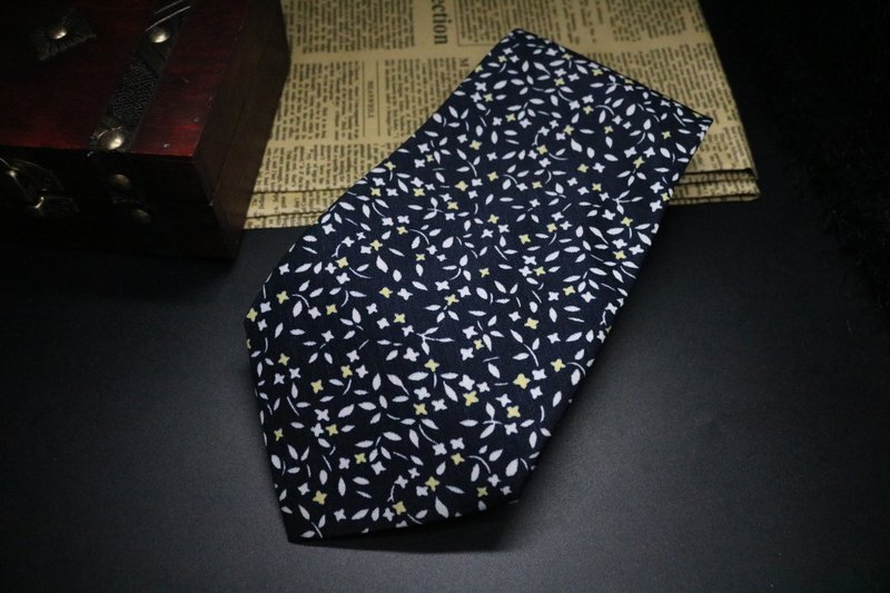 黑色小碎花領帶/紳士風休閒百搭necktie - 領帶/領帶夾 - 聚酯纖維 黑色