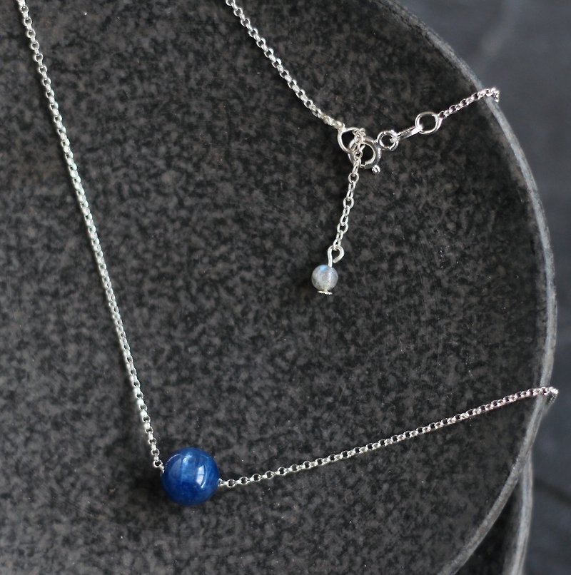 Blue Tears. Natural ore Silver clavicle chain 925 sterling silver aquamarine Stone cold light blue labradorite Hui - Necklaces - Gemstone Blue