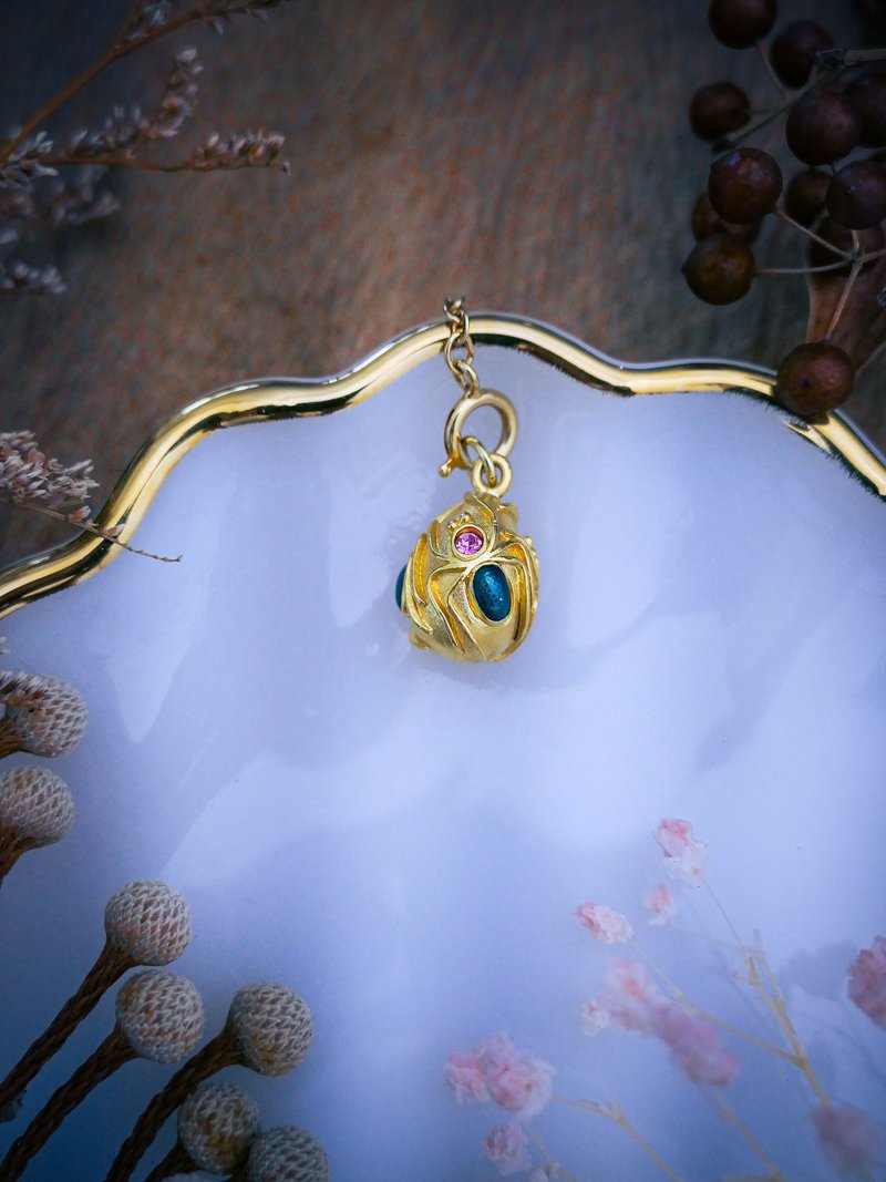 Joan Rivers 金色蜘蛛彩蛋吊墜・美國古董首飾 Vintage Jewelry - 項鍊 - 其他金屬 