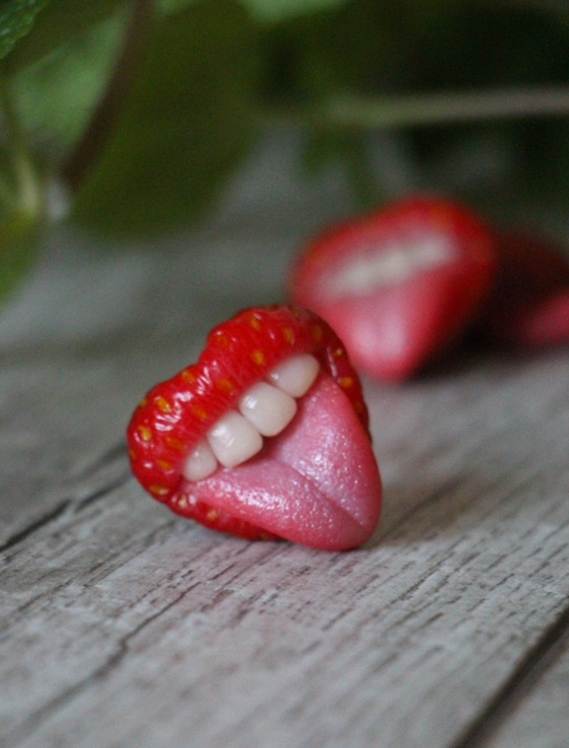 Red Lips Ring, Novelty Ring, Hippie Jewelry - 戒指 - 黏土 紅色