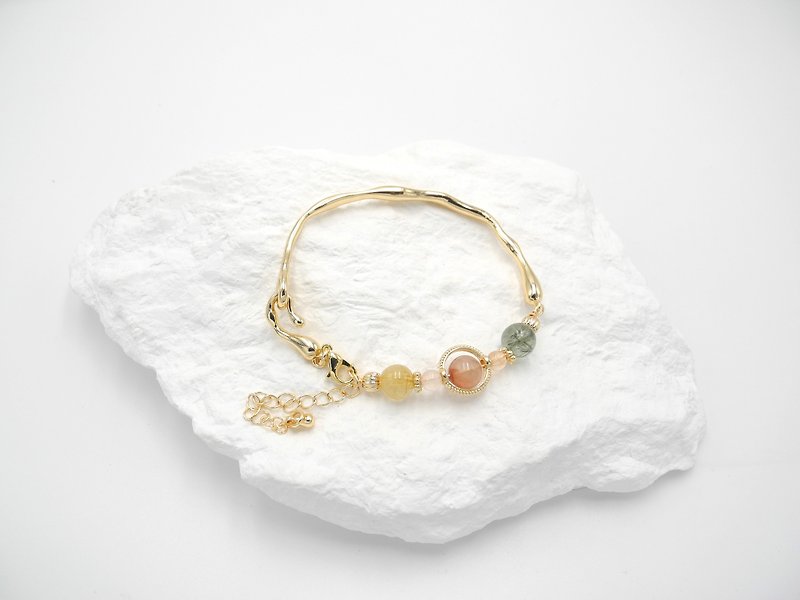 【Autumn Color】Natural stone bracelet ready for sale with rabbit hair crystal for good fortune and longevity - สร้อยข้อมือ - ทองแดงทองเหลือง หลากหลายสี
