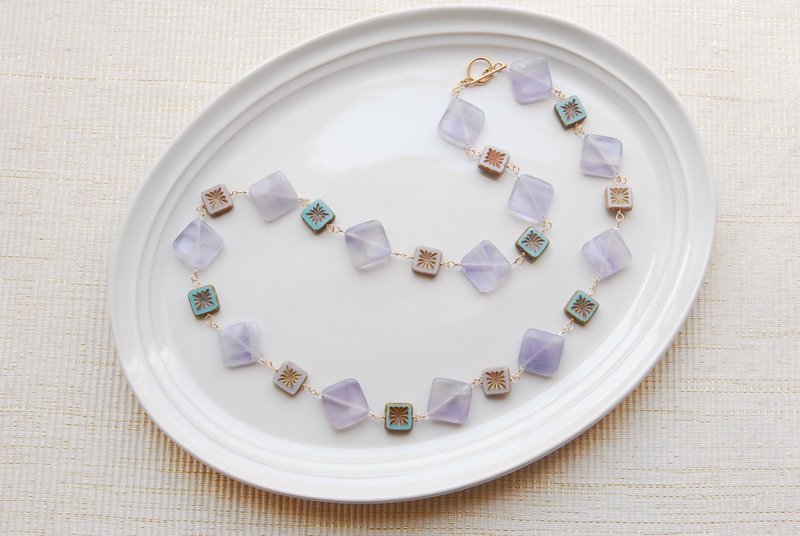 薄紫のフローライトとチェコビーズのスクエアネックレス　１４kgf - 項鍊 - 半寶石 紫色