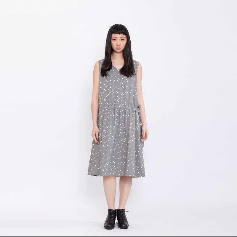 Afternoon time with a picnic dress _ morning fog particles _ fair trade - One Piece Dresses - Cotton & Hemp Gray