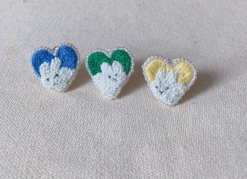 Bunny Embroidered Earrings - ต่างหู - งานปัก สีเขียว