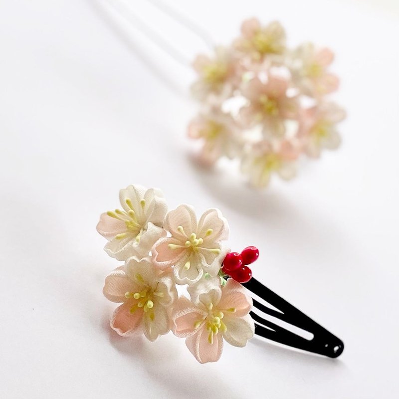つまみ細工 お子様用桜の髪飾り　ひなまつり　卒園式　入学式　入園式 - 髮圈/髮夾 - 絲．絹 粉紅色