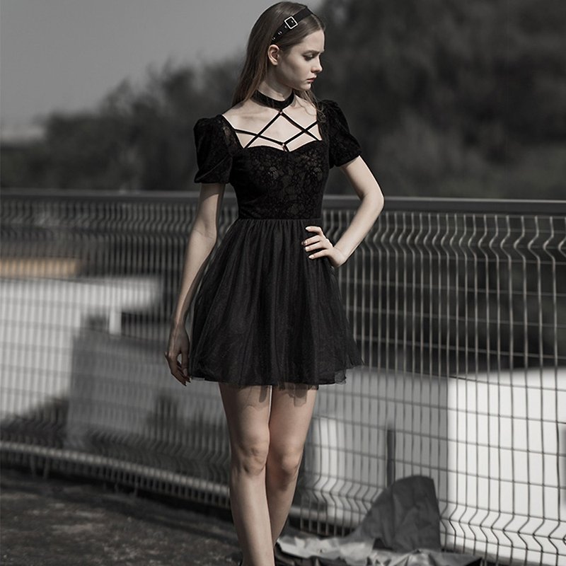 Gothic Heart Print Neck Webbing Dress - One Piece Dresses - Other Materials Black