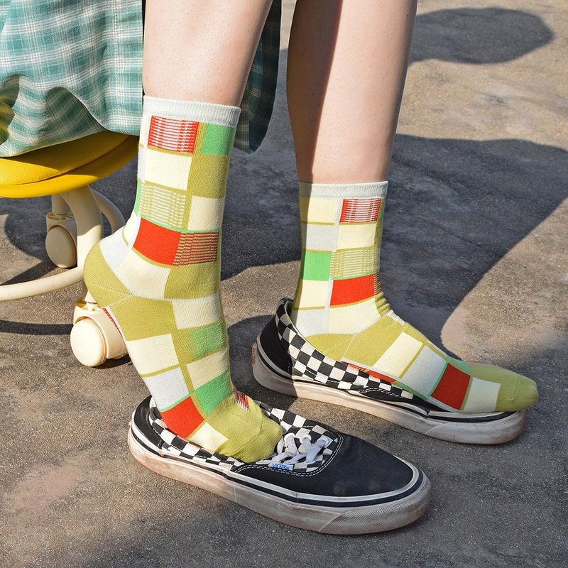 Spring Mosaic_ Green grid crew socks/ casual socks - ถุงเท้า - ผ้าฝ้าย/ผ้าลินิน สีเขียว