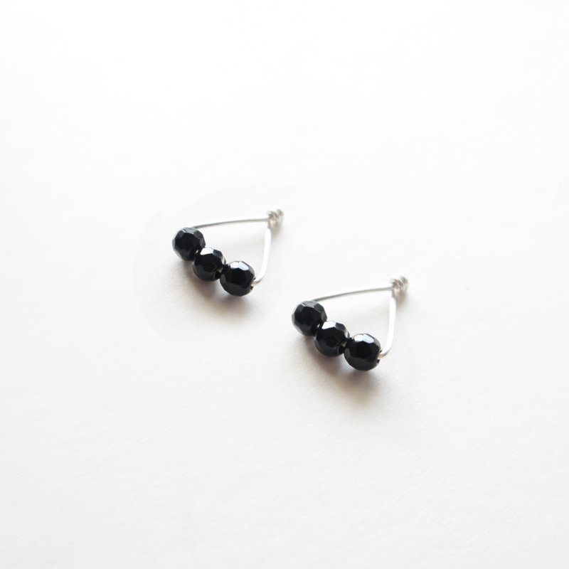 925 Sterling Silver Triangle corner beads black onyx earrings Ear / Valentine / Gifts / friends / exchange gifts - ต่างหู - เครื่องเพชรพลอย สีดำ