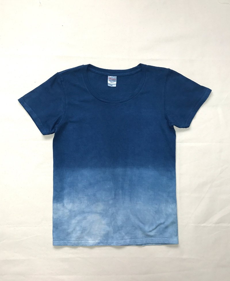 Indigo dyed indigo - SEA TEE blue gradation - Women's T-Shirts - Cotton & Hemp Blue