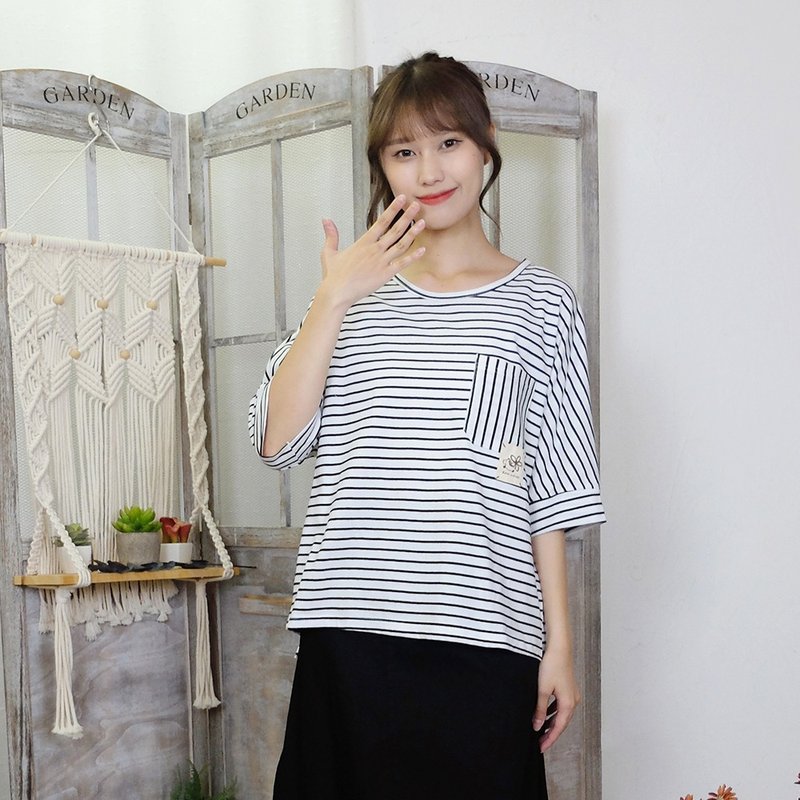 Hana Mokuba Short Front Long Back Long Loose Casual Striped T-Shirt - เสื้อยืดผู้หญิง - ผ้าฝ้าย/ผ้าลินิน 