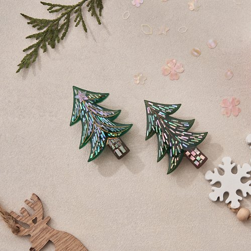 MIZI Art, mother-of-pearl crafts by Korean artist Christmas Tree, Mother-of-pearl Brooch