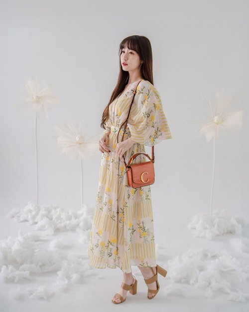 春夏 総柄 グリーン Vネック ドレス LAGUNAMOON ラグナムーン LADY総レースVネックドレス ブルー/M
