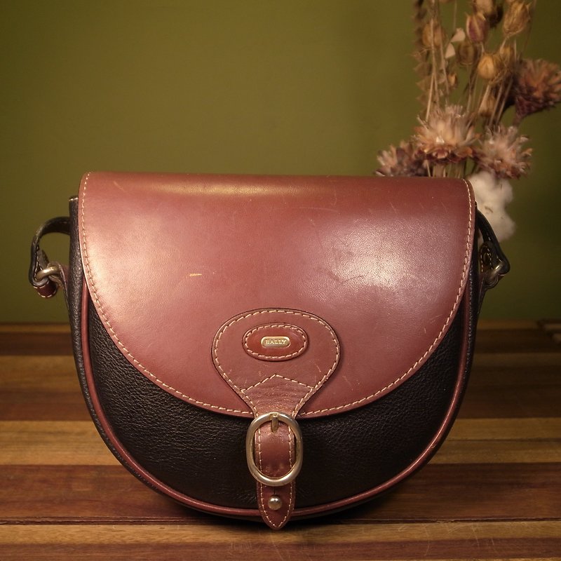 Old bone BALLY leather side backpack VINTAGE - Messenger Bags & Sling Bags - Genuine Leather 