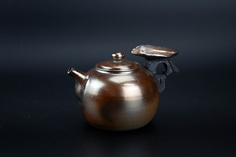 Firewood pot shaped teapot with a handle [Zhenlin Ceramics] - ถ้วย - ดินเผา 