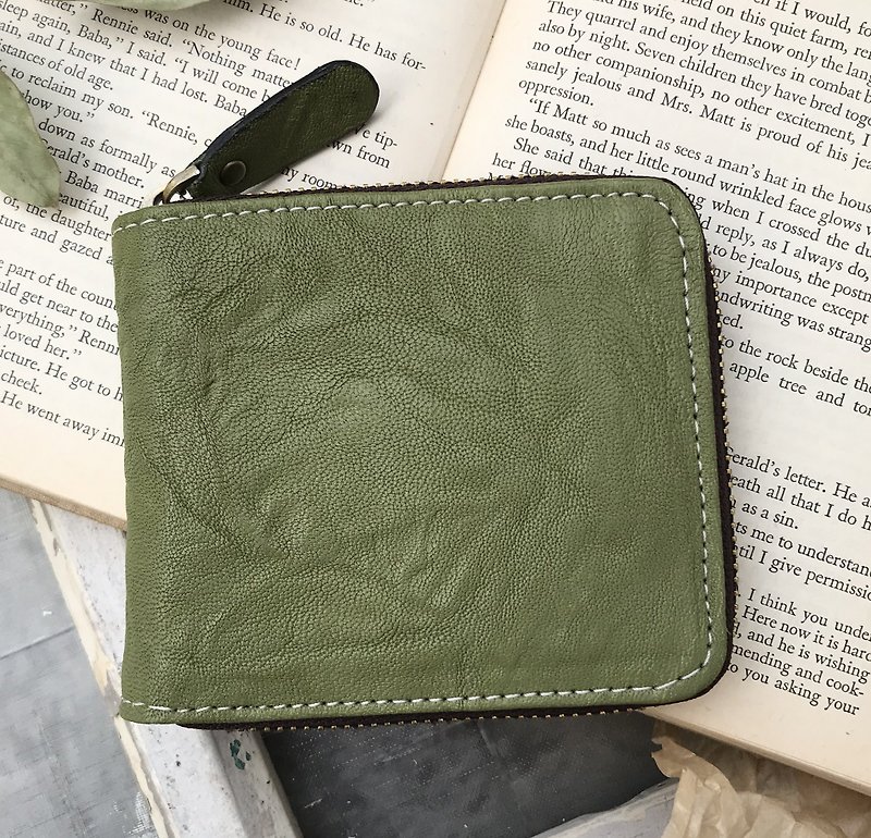 [Customized gift] Italian shrunken sheepskin zipper short clip-green - Wallets - Genuine Leather Green