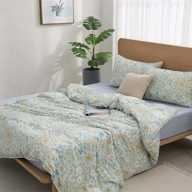 Double/October Quilt/Machine Washable, No Quilt Cover, Good Quilt for a Year - Symphony Green - ผ้าห่ม - ขนของสัตว์ปีก 