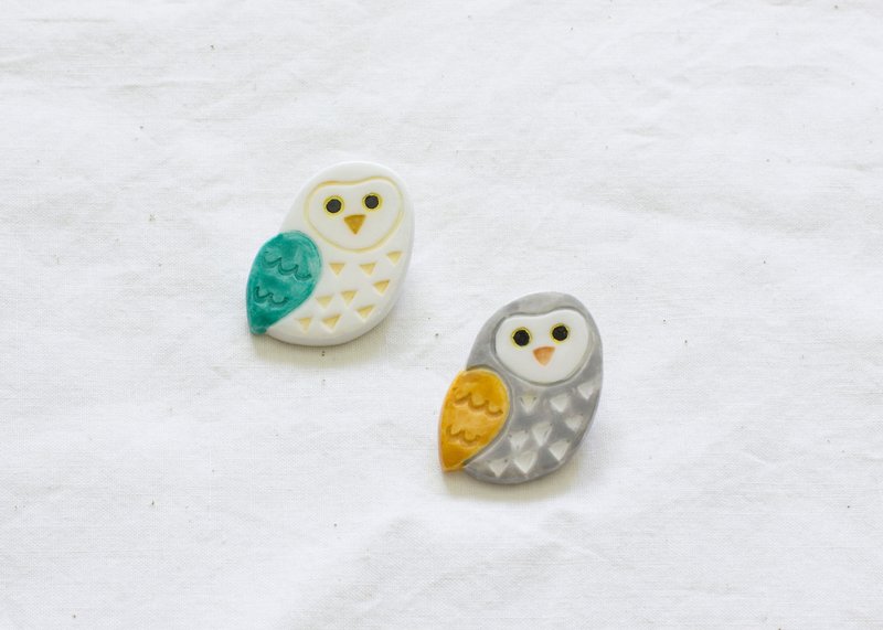 Hand-made owl brooch accessories - Brooches - Clay Multicolor