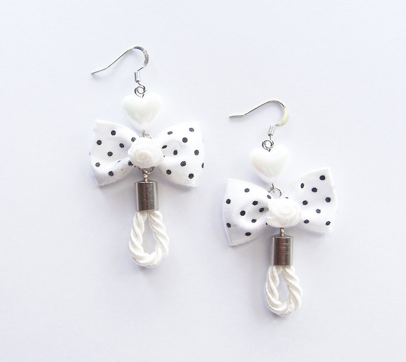 Sweet white polka-dot bow drop earrings - 耳環/耳夾 - 其他材質 白色