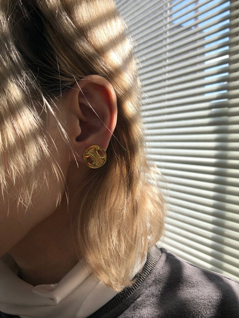 【 日本直送　名牌中古包 】CELINE セリーヌ イヤリング ゴールド ブラゾン vintage ヴィンテージ オールド wi7hxx - 耳環/耳夾/耳骨夾 - 其他材質 金色