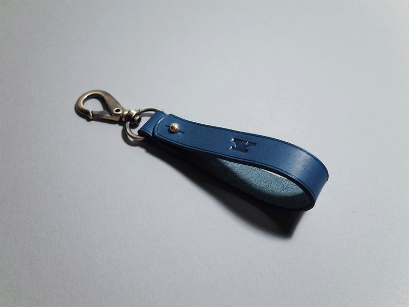 Leather Keychain , Keyring (13 colors / engraving service) - ที่ห้อยกุญแจ - หนังแท้ สีน้ำเงิน