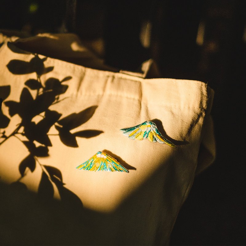 刺繡小山 | 刺繡別針組 - 徽章/別針 - 繡線 