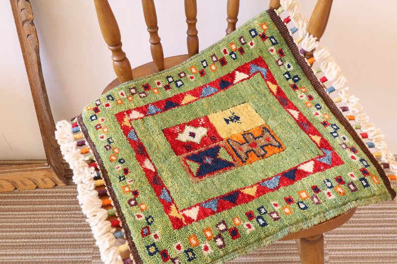 トルコ 手織り絨毯 座布団サイズ ライトグリーン - 毛布・かけ布団 - その他の素材 グリーン