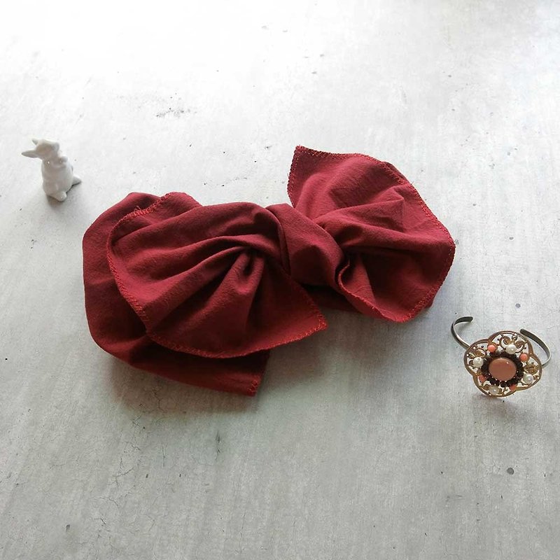 [Shell art] Giant butterfly hair band (Japanese ancient cloth dark red) - Hair Accessories - Cotton & Hemp Red