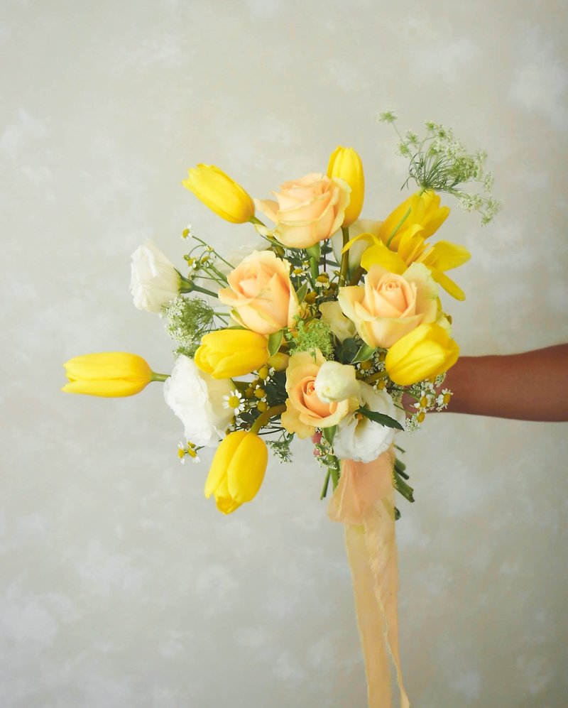 Tulip rose bouquet Wedding bouquet Photo bouquet Exquisite and customizable Only self-pickup available Face-to-face delivery in Hsinchu - Dried Flowers & Bouquets - Plants & Flowers Yellow
