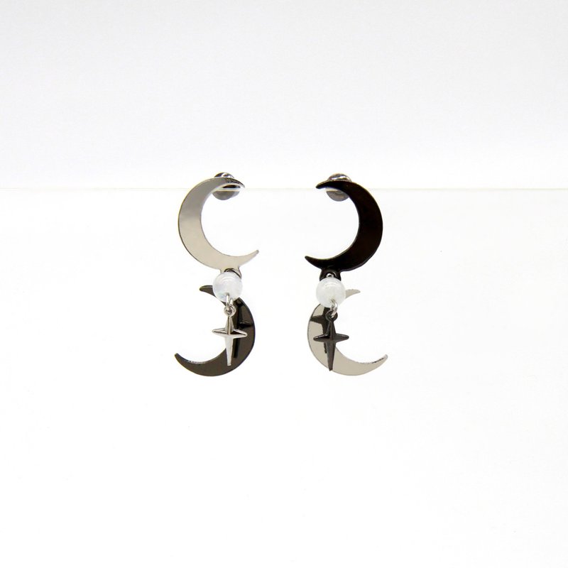 Lunar Hare 雙色銀月耳環 - 耳環/耳夾/耳骨夾 - 銅/黃銅 