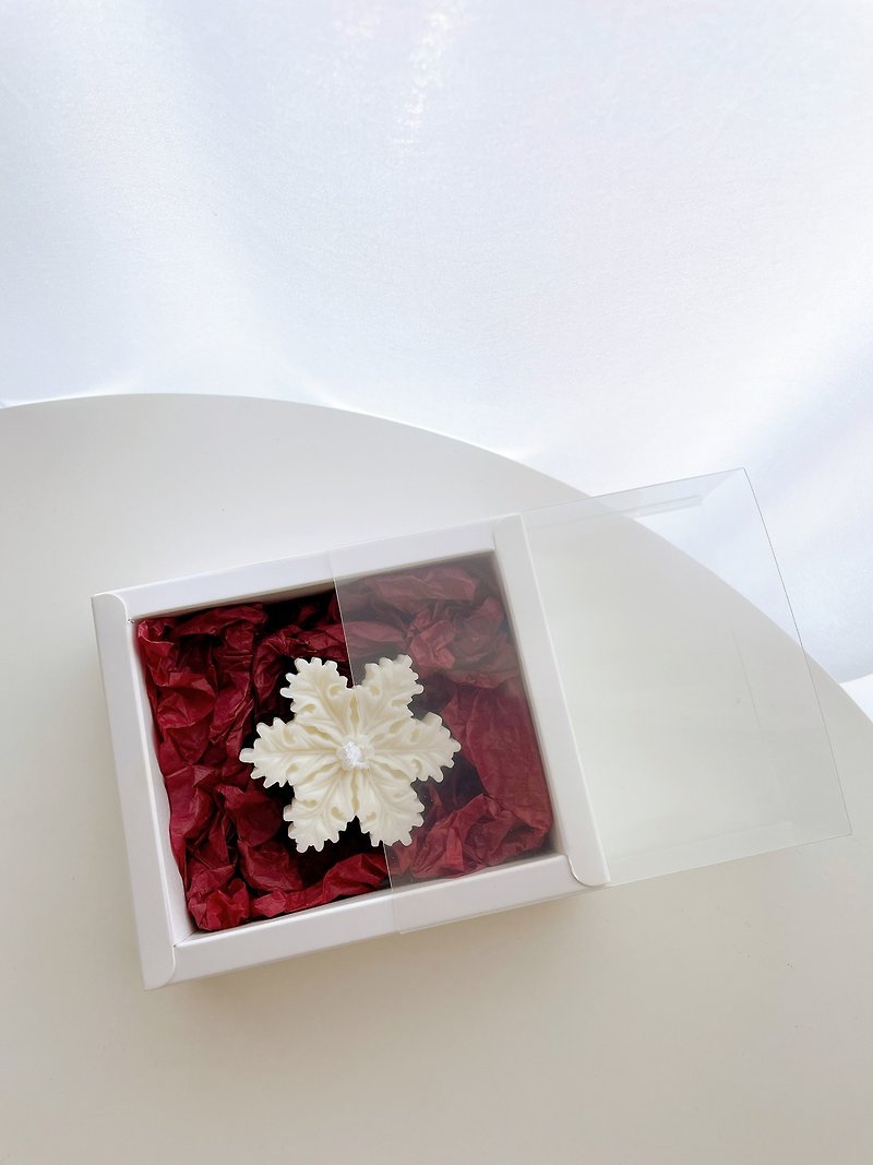 Christmas limited snowflake candle - เทียน/เชิงเทียน - ขี้ผึ้ง 