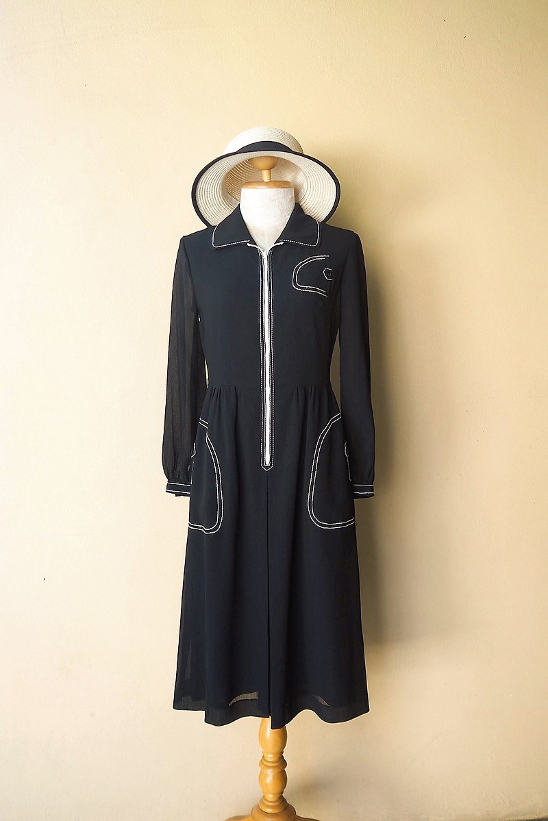 VINTAGE Retro dress in Black color, white thread detail - 連身裙 - 聚酯纖維 黑色